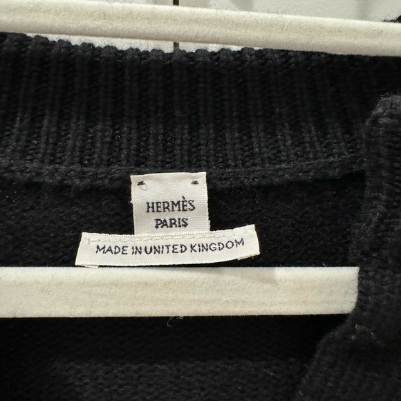 Hermes Size 36 Black Wool Cardigan. 🖤 - Picture 7 of 11